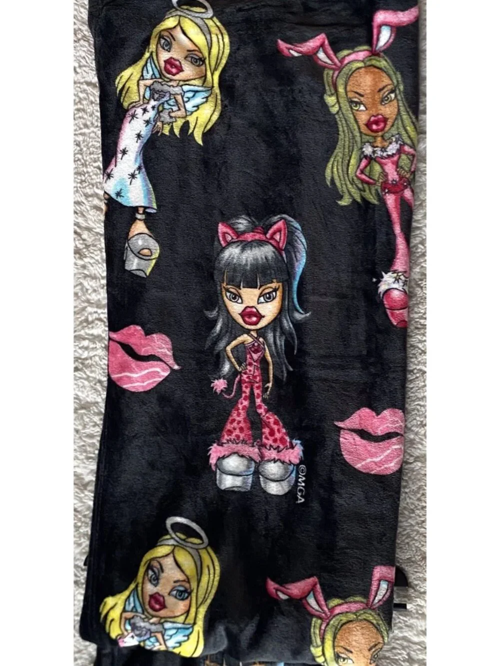 BRATZ Dolls Plush Halloween Throw Blanket 50x70 Black Jade Cloe Sasha Yasmin NEW